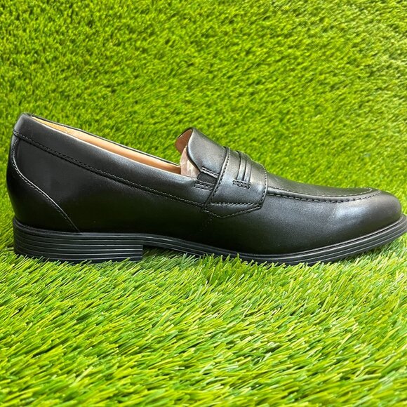 Clarks Whiddon Step Mens Size 11 Black Casual Classic Leather Dress Loafer Shoes